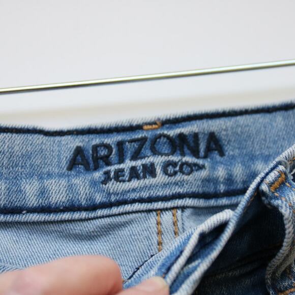 Juniors Distressed Light Blue High Rise Curvy Denim Shorts Size 5 - Picture 5 of 6